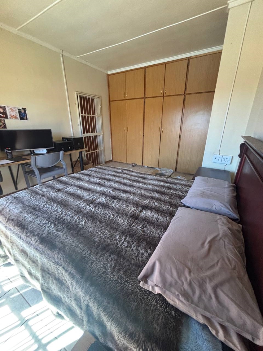 4 Bedroom Property for Sale in Postmasburg Northern Cape